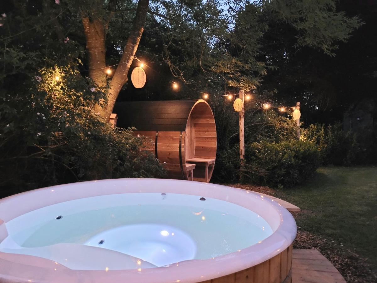 Bohemian Wellness Met Hottub & Sauna Ewijk エクステリア 写真